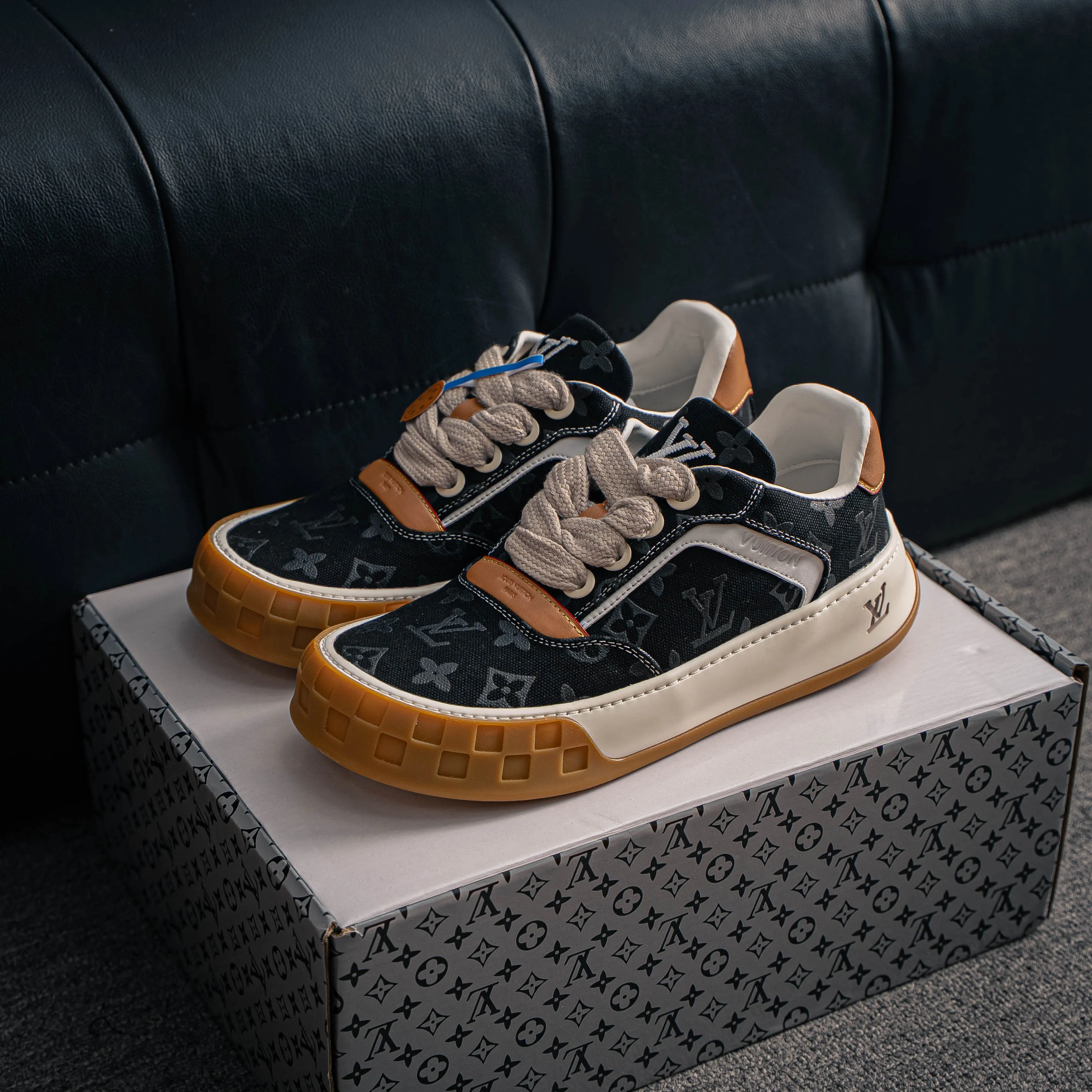 # LV LOUIS VUITTON Tilted Low Sneakers Series Low-Top Retro Versatile Skate Shoes 2026 Skate Shoes Shoes